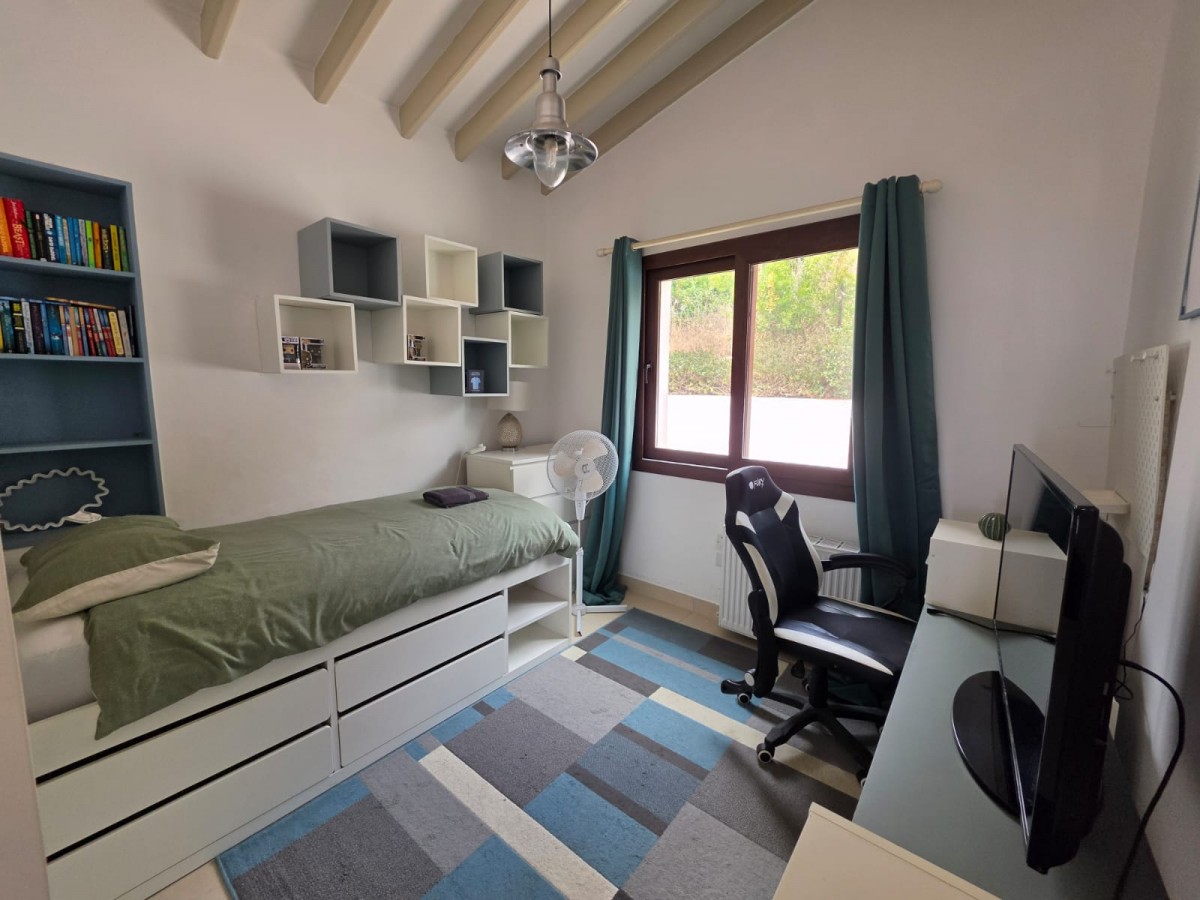 Bungalow For Sale  in  Peyia