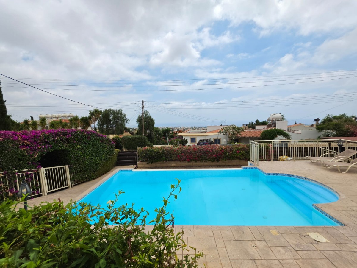 Peyia, Paphos Bungalow For Sale | DT5079