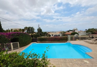 Peyia, Paphos Bungalow For Sale | DT5079