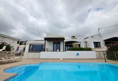 Peyia, Paphos Bungalow For Sale | DT5079