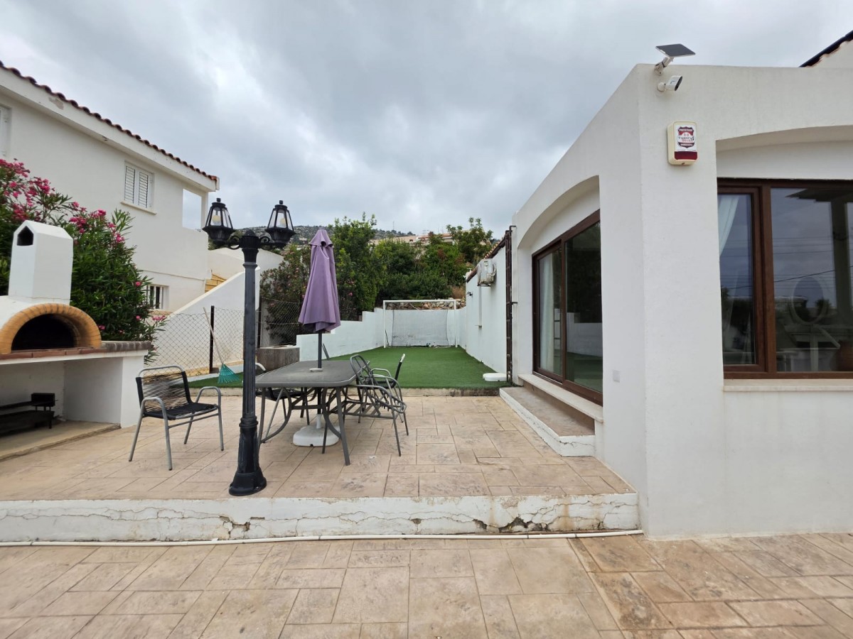 Bungalow For Sale  in  Peyia