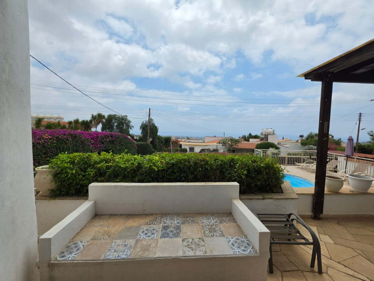 Bungalow For Sale  in  Peyia