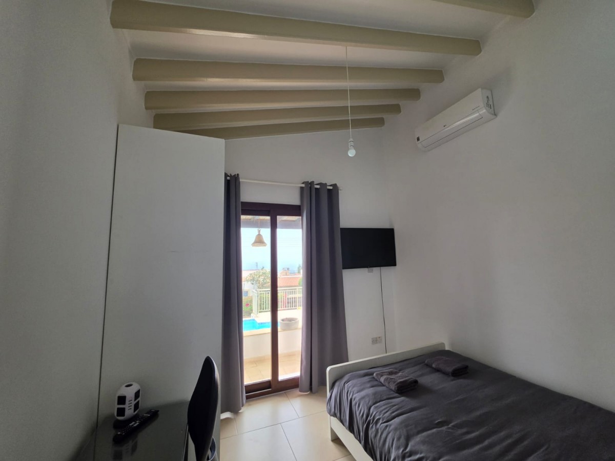 Bungalow For Sale  in  Peyia