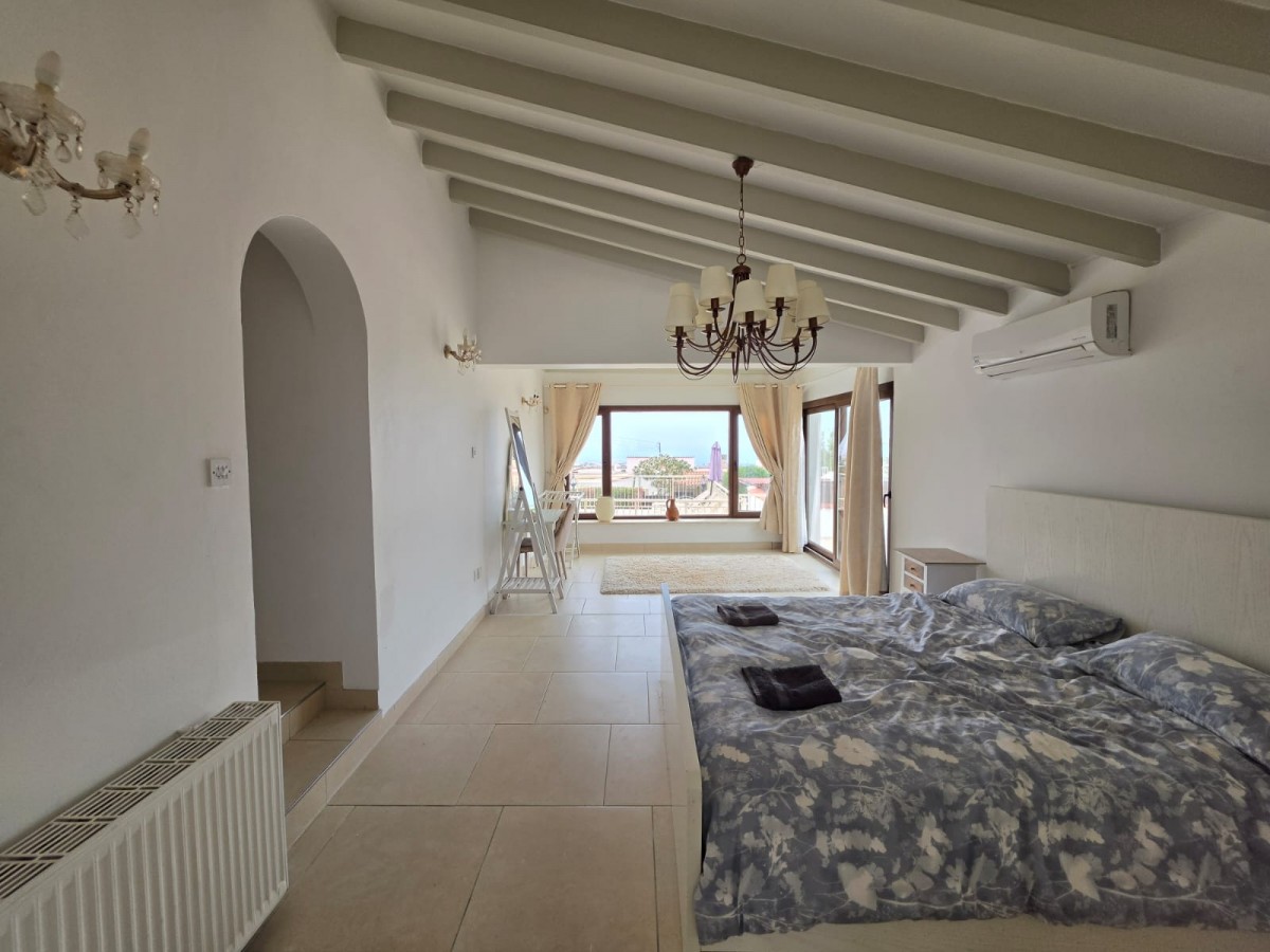 Bungalow For Sale  in  Peyia