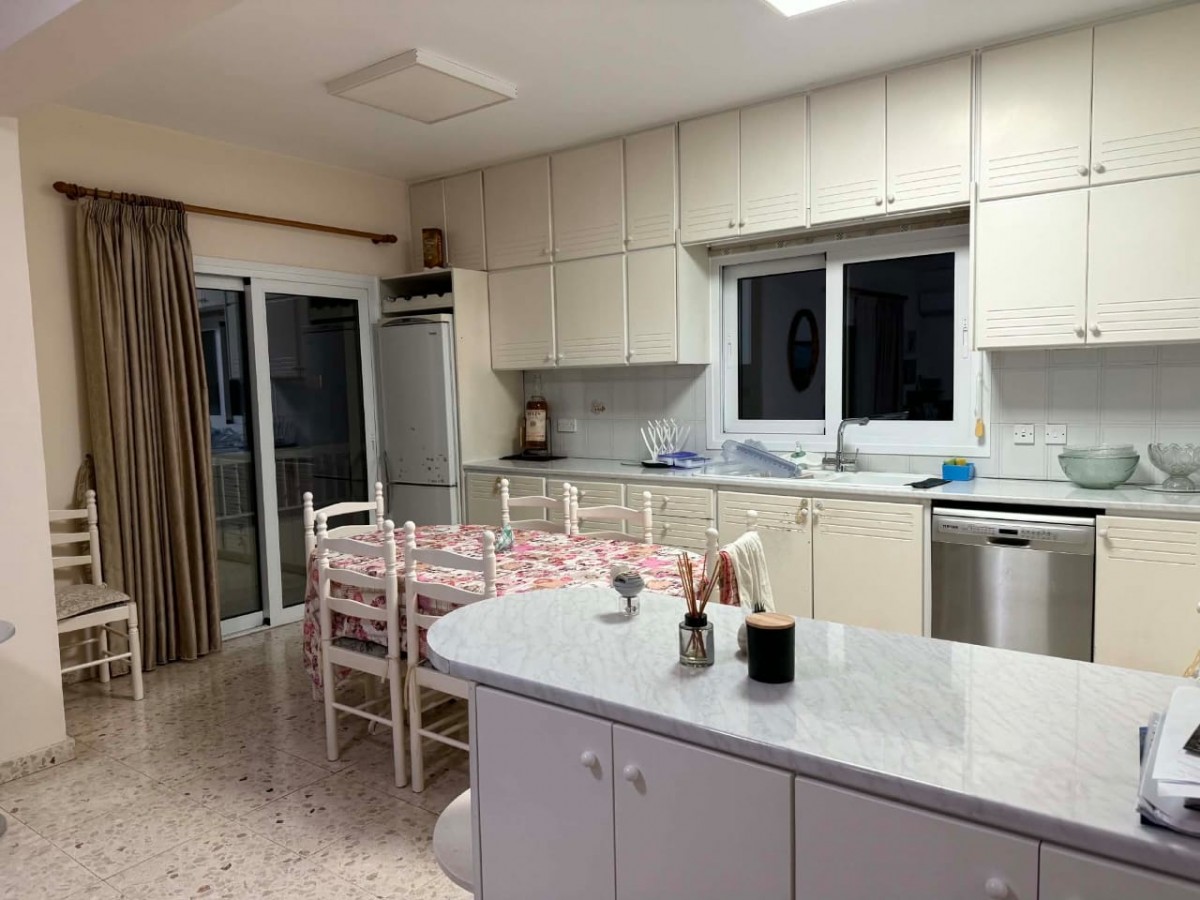 Apartment For Rent  in  Paphos Town