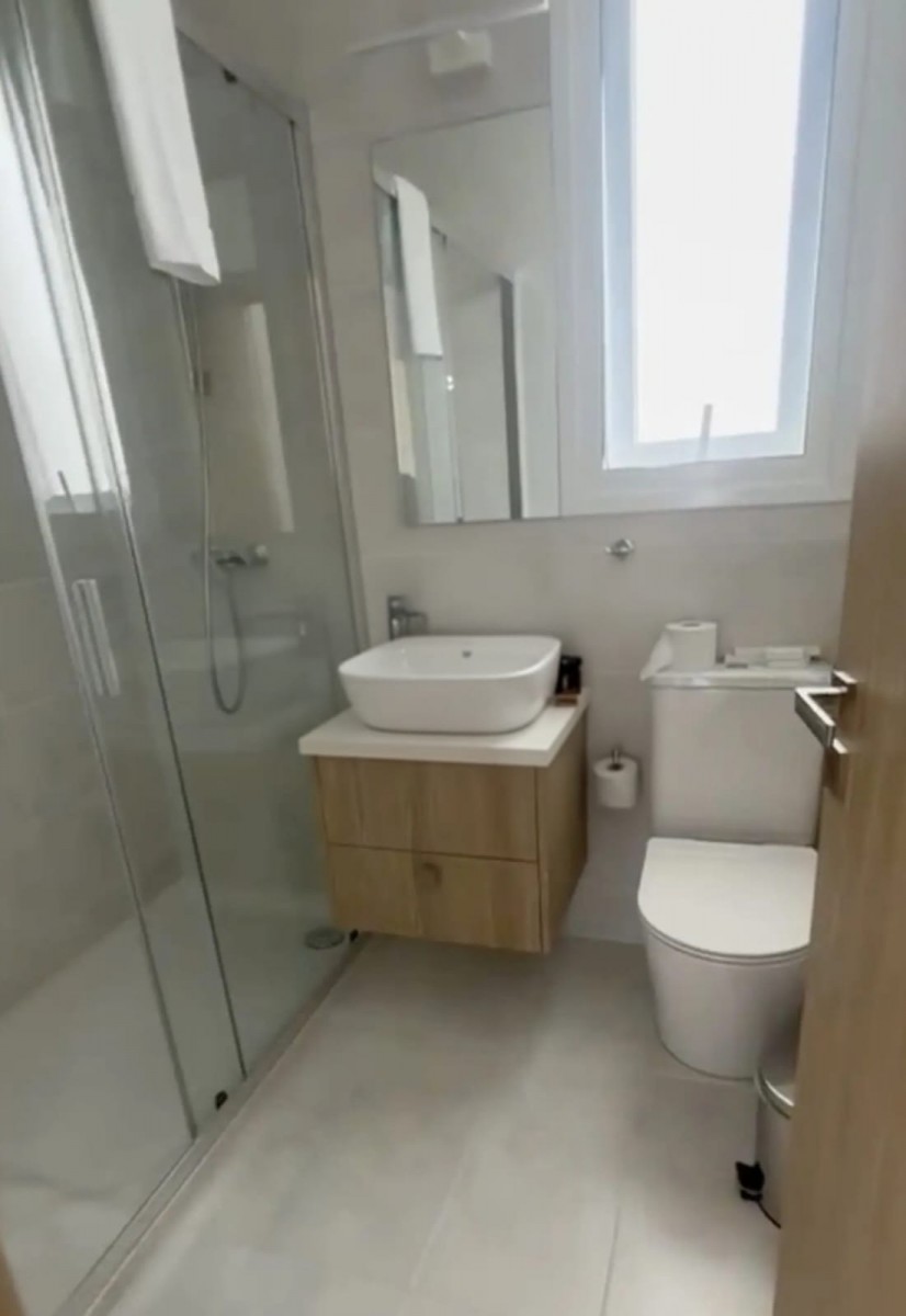 Detached Villa For Rent  in  Peyia