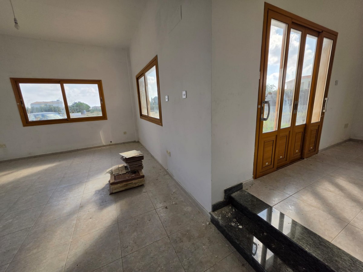 Detached Villa For Sale  in  Peyia - Sea Caves