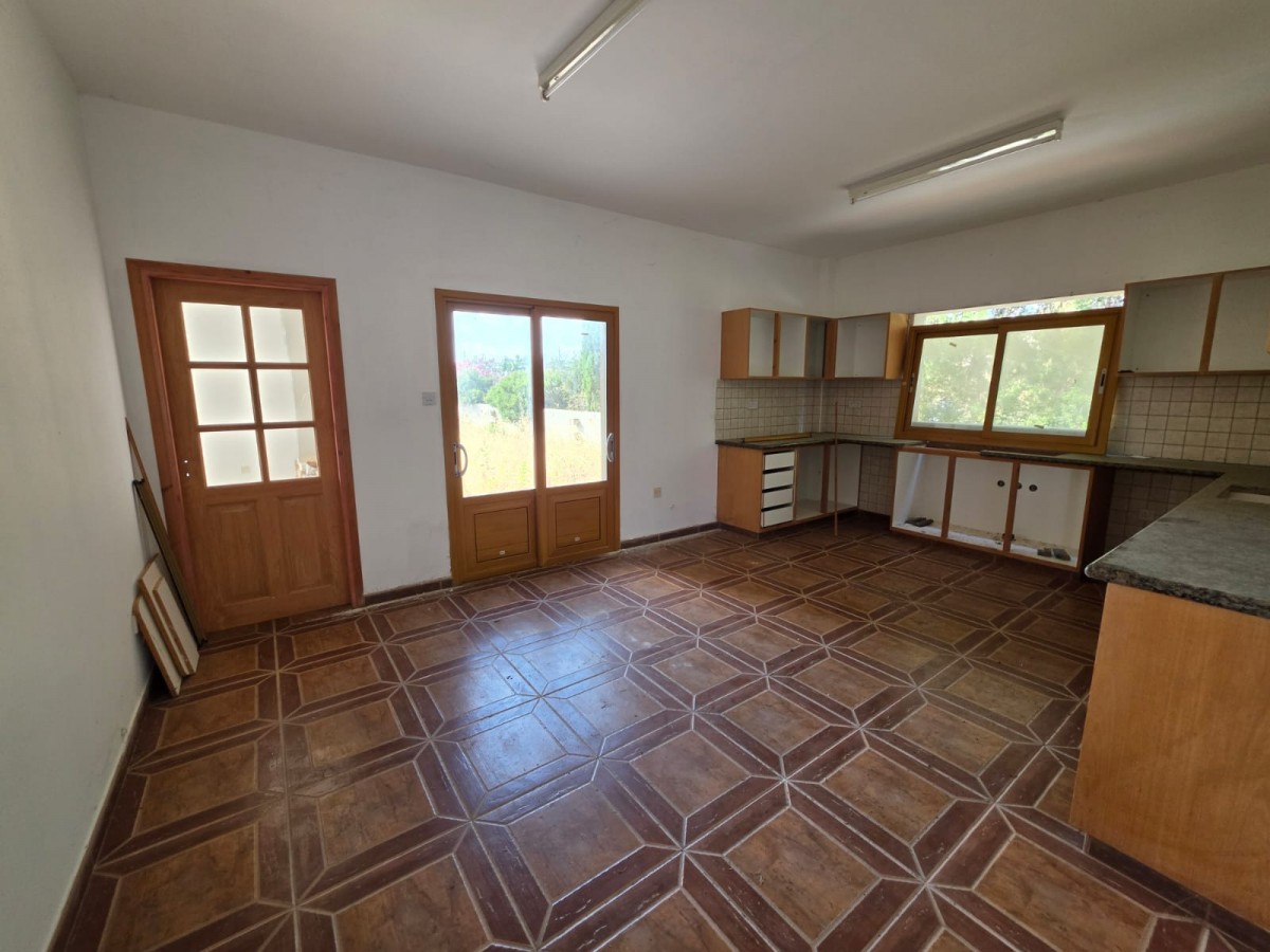 Detached Villa For Sale  in  Peyia - Sea Caves
