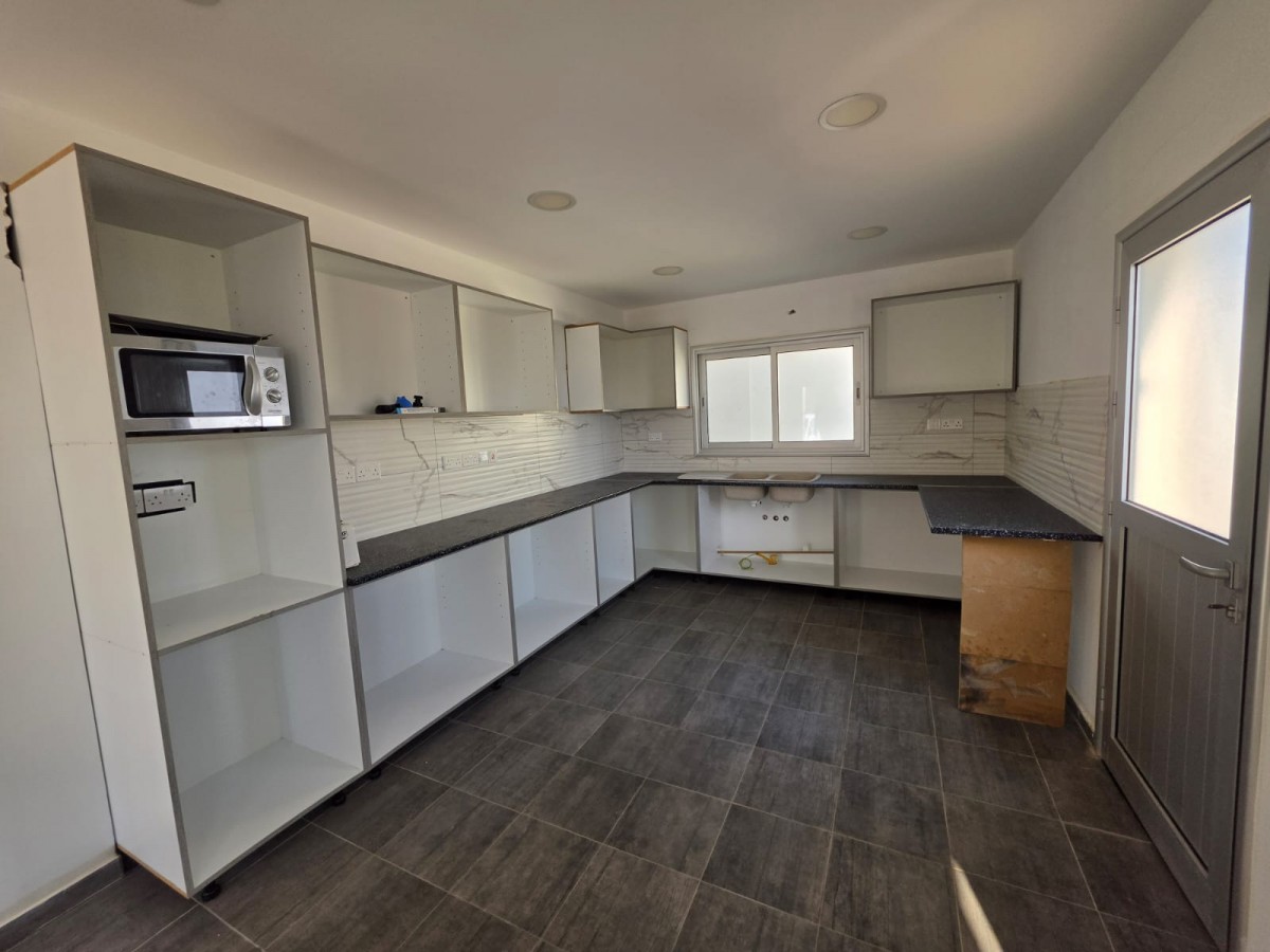 Ground Floor Apartment For Sale  in  Peyia