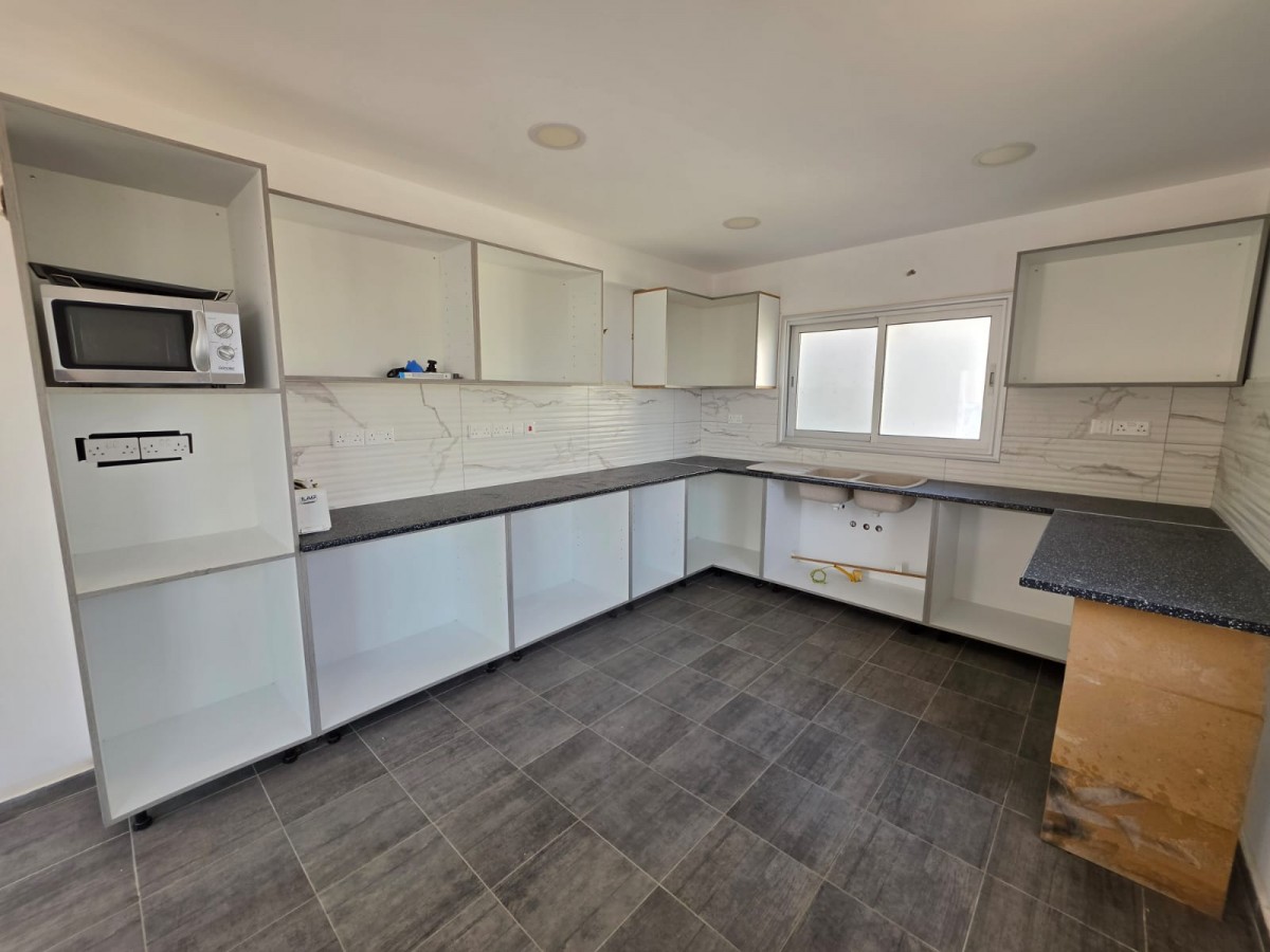 Ground Floor Apartment For Sale  in  Peyia
