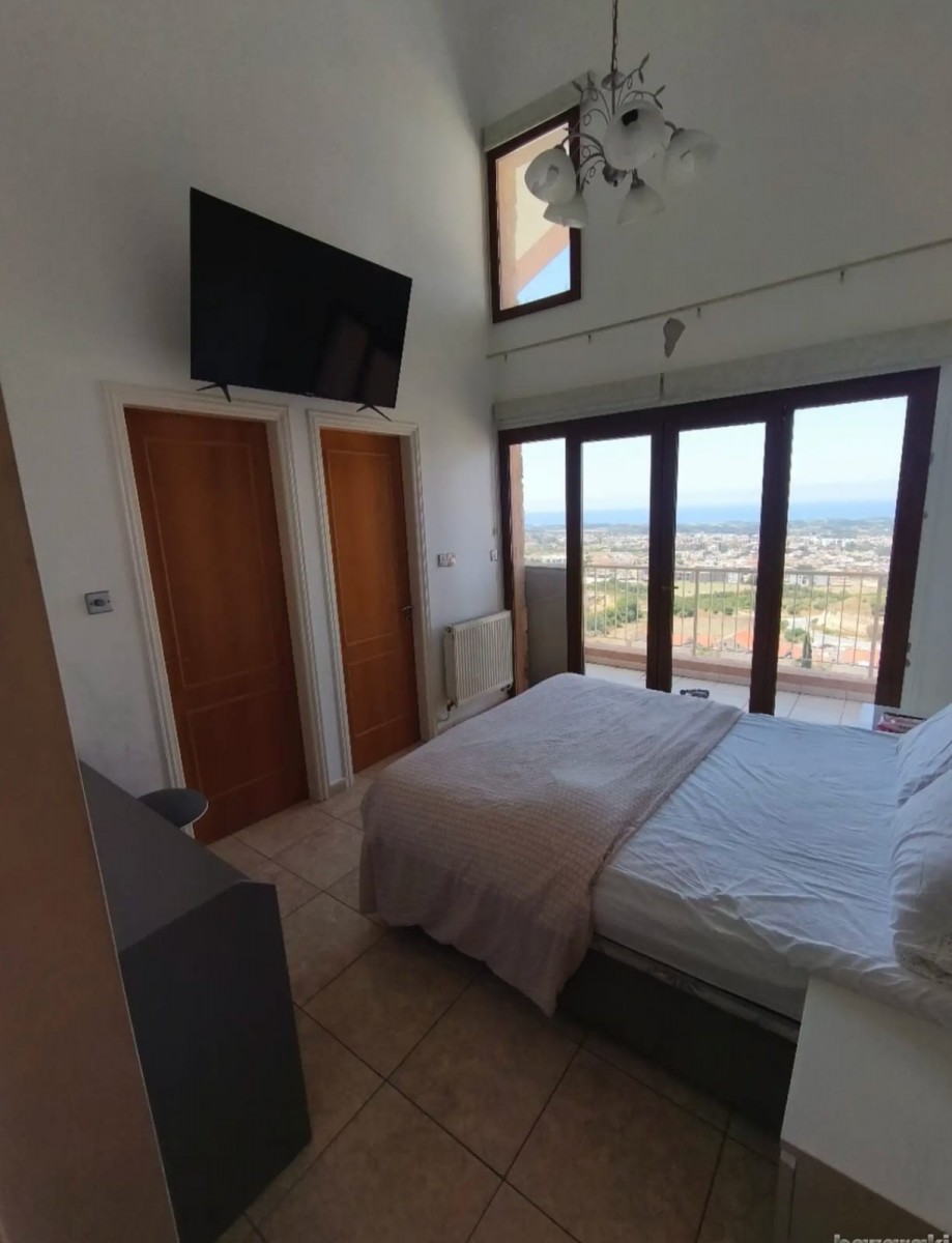 Detached Villa For Rent  in  Geroskipou