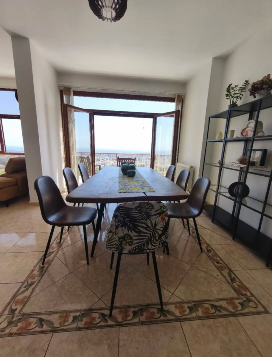 Detached Villa For Rent  in  Geroskipou