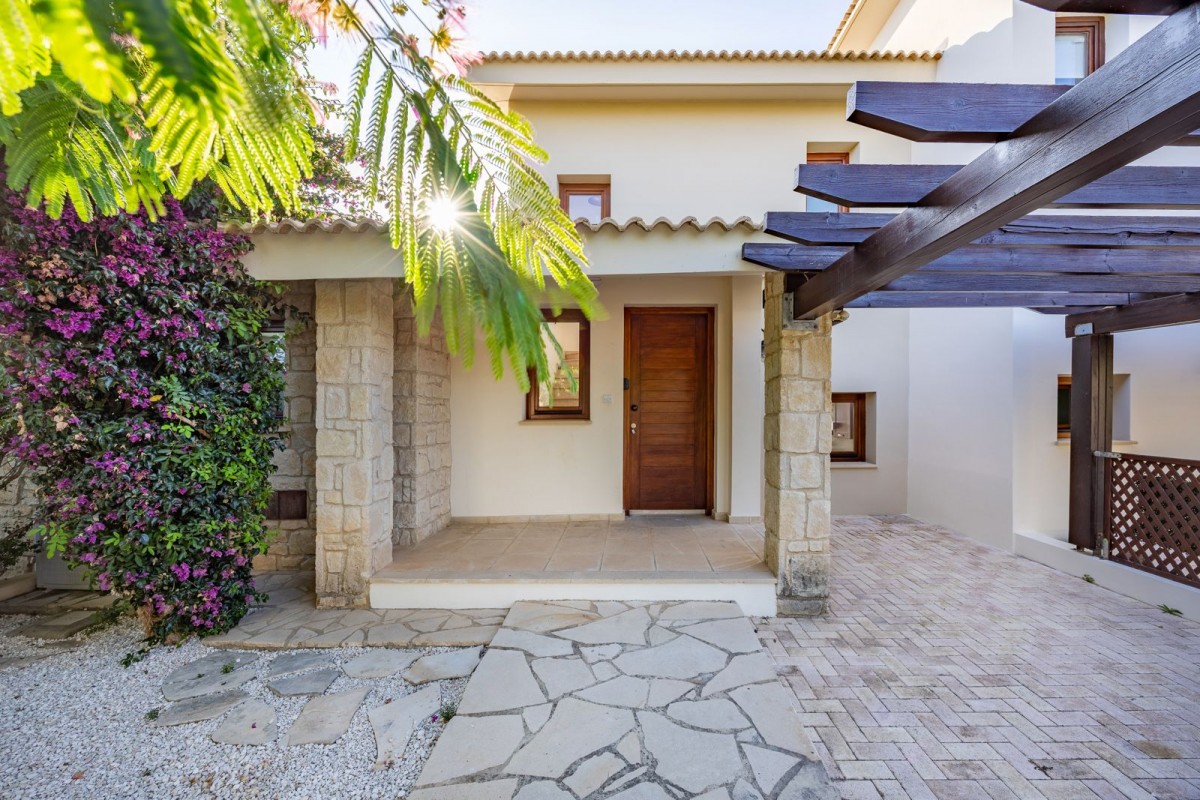 Kouklia - Aphrodite Hills Town House For Rent | DT5114