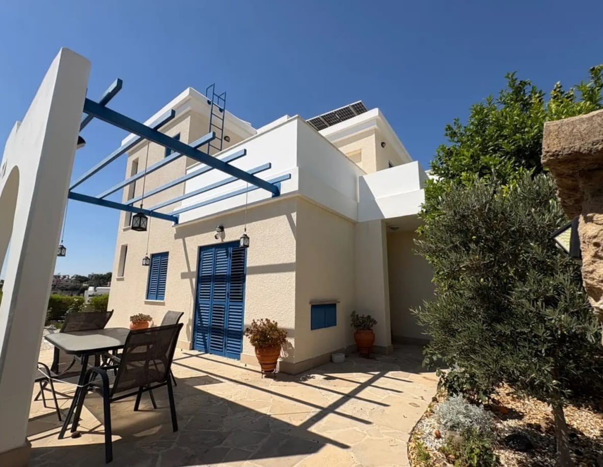 Tala, Paphos Detached Villa For Rent | DT5116
