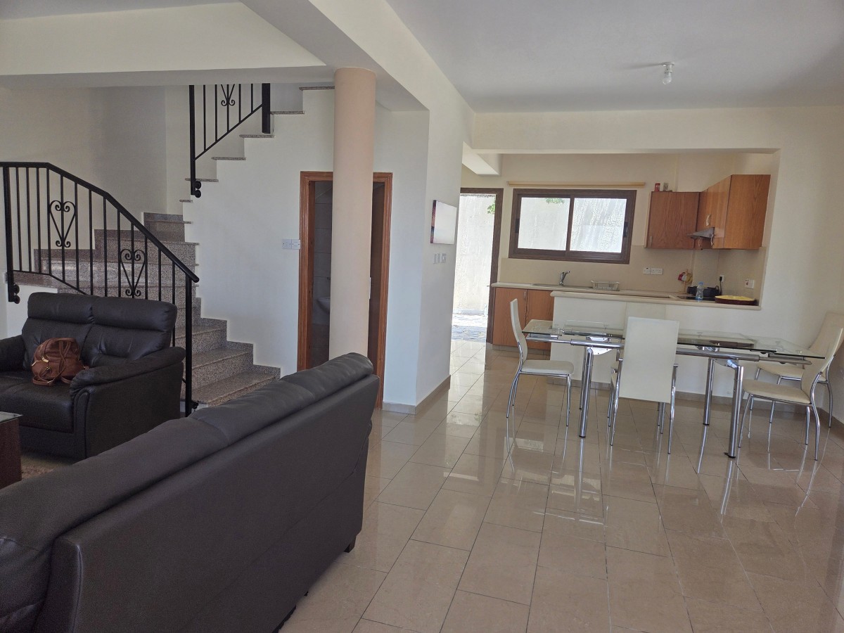 Detached Villa For Rent  in  Tremithousa