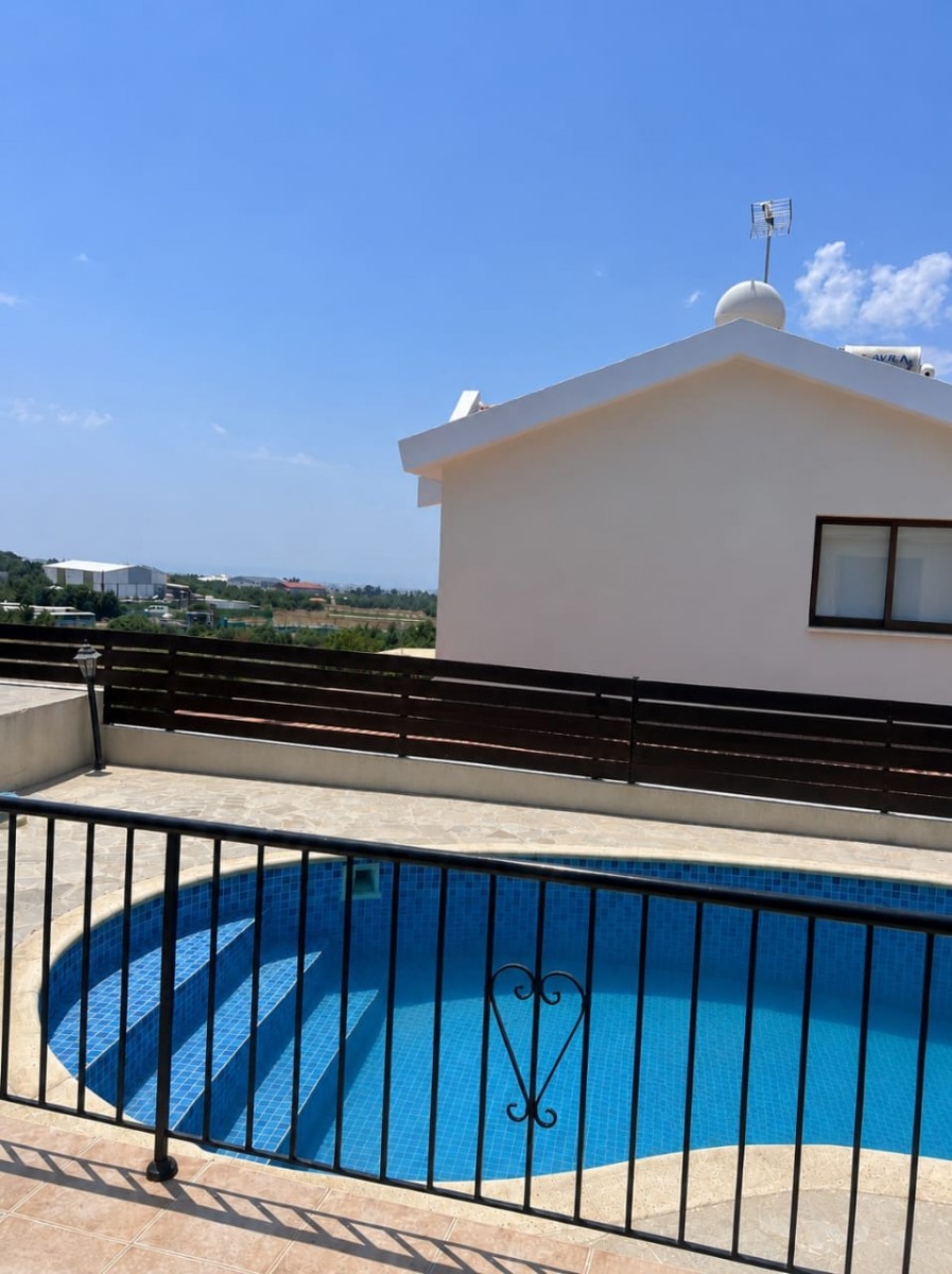 Detached Villa For Rent  in  Tremithousa
