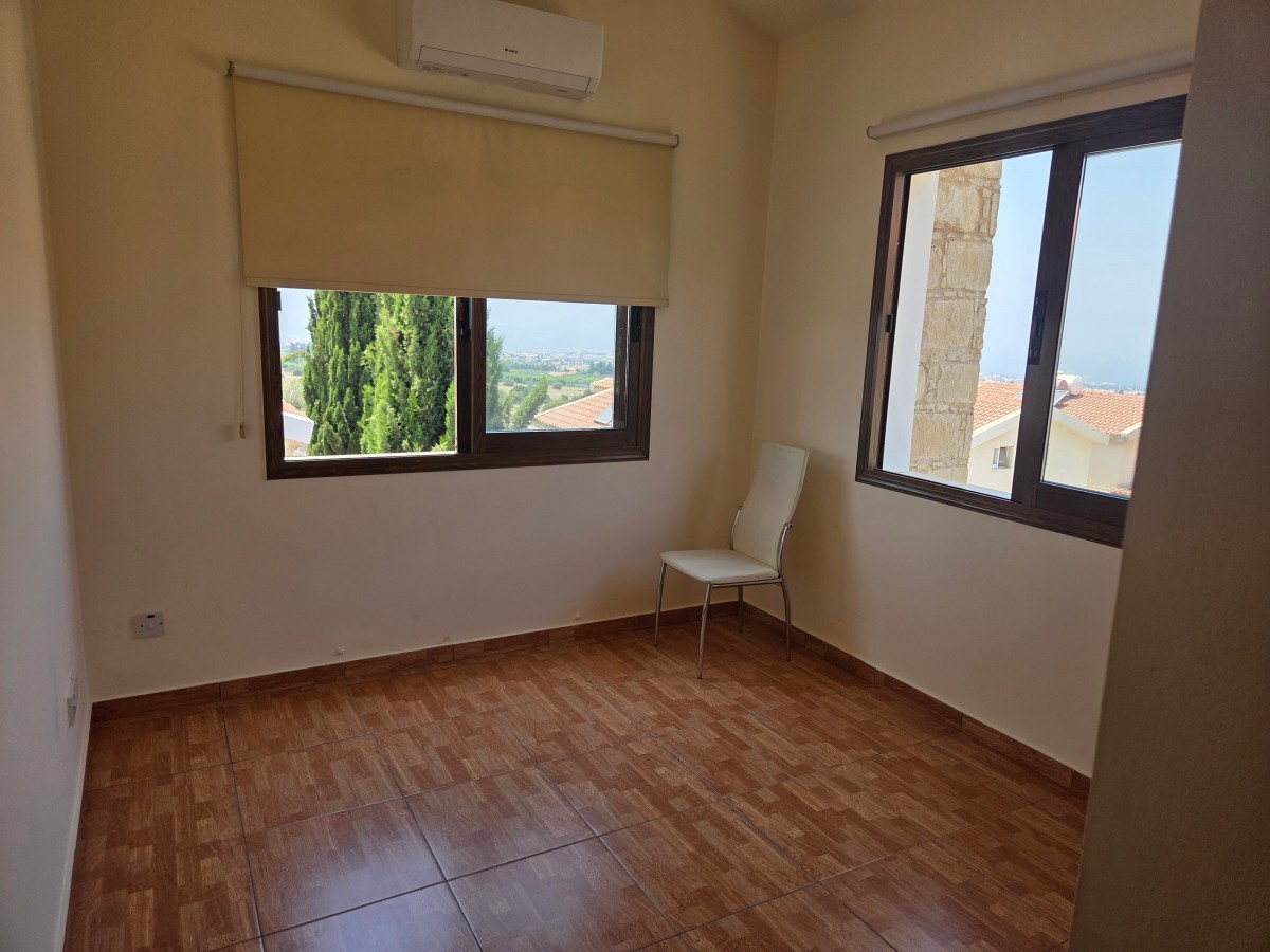 Detached Villa For Rent  in  Tremithousa