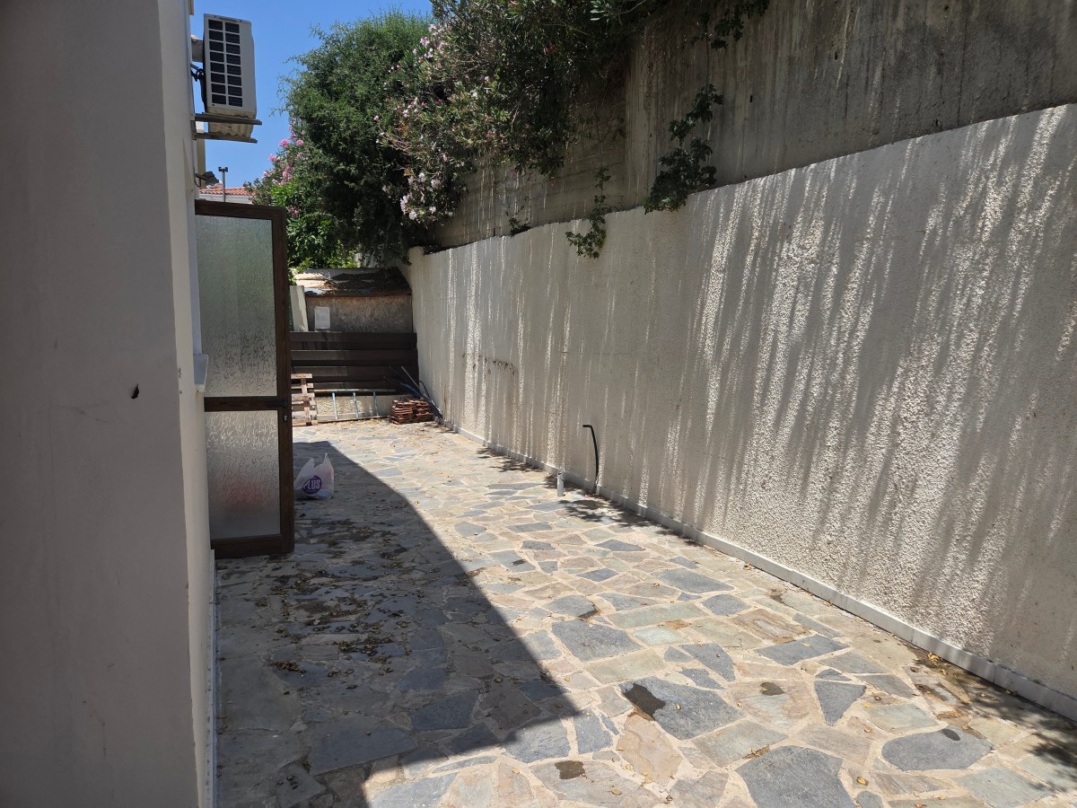 Detached Villa For Rent  in  Tremithousa
