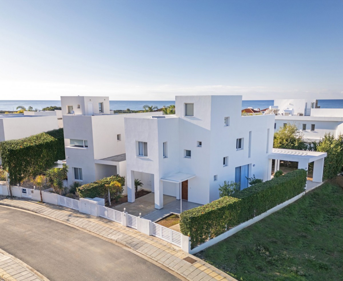 Villas / Houses in Coral Bay