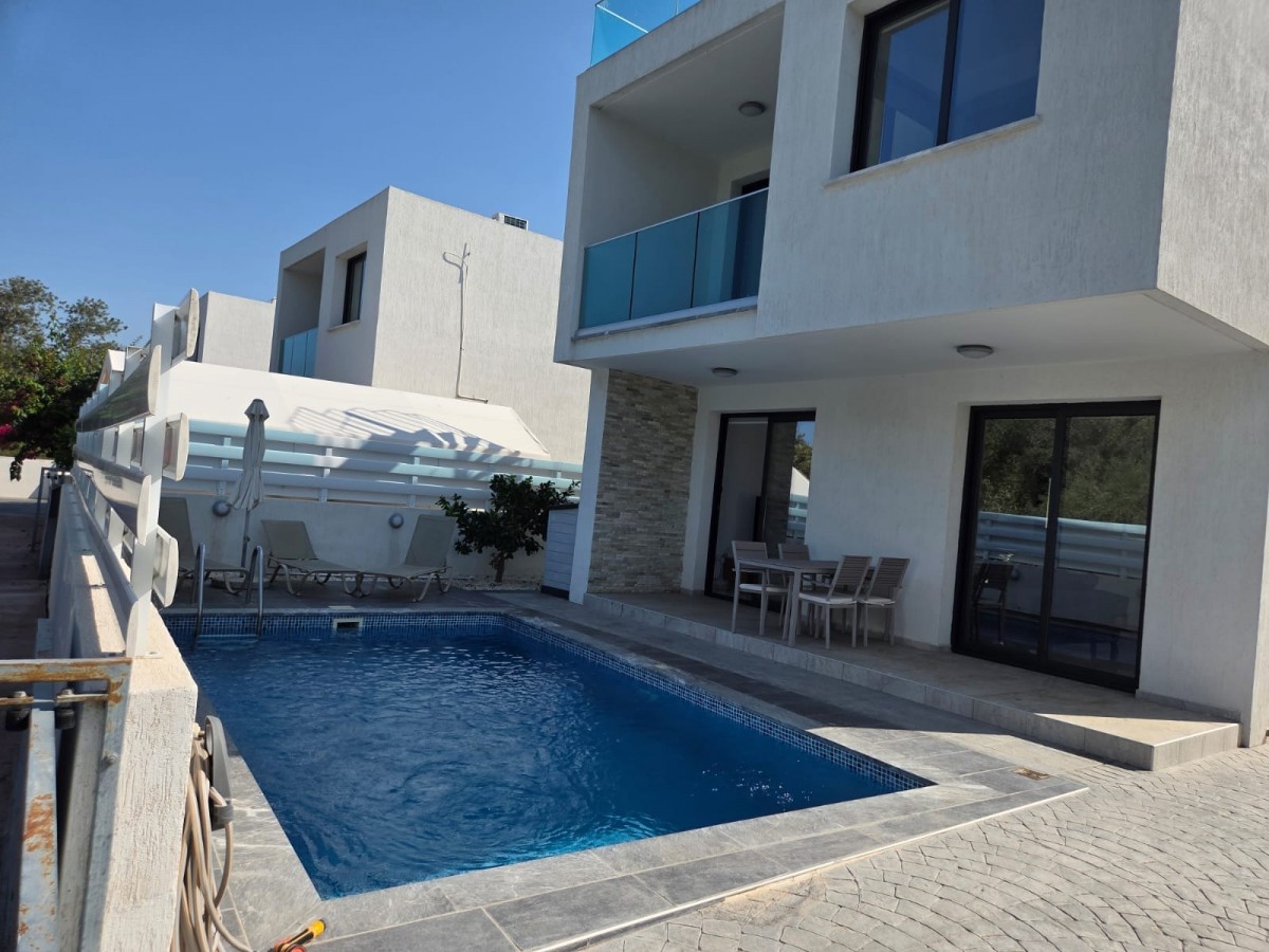 Chlorakas, Paphos Detached Villa For Rent | DT5197