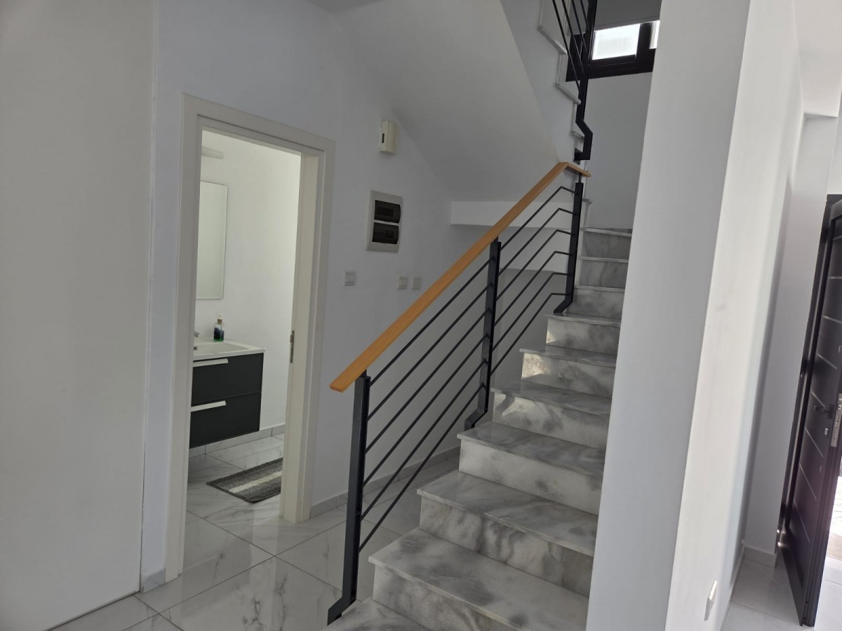 Detached Villa For Rent  in  Chlorakas