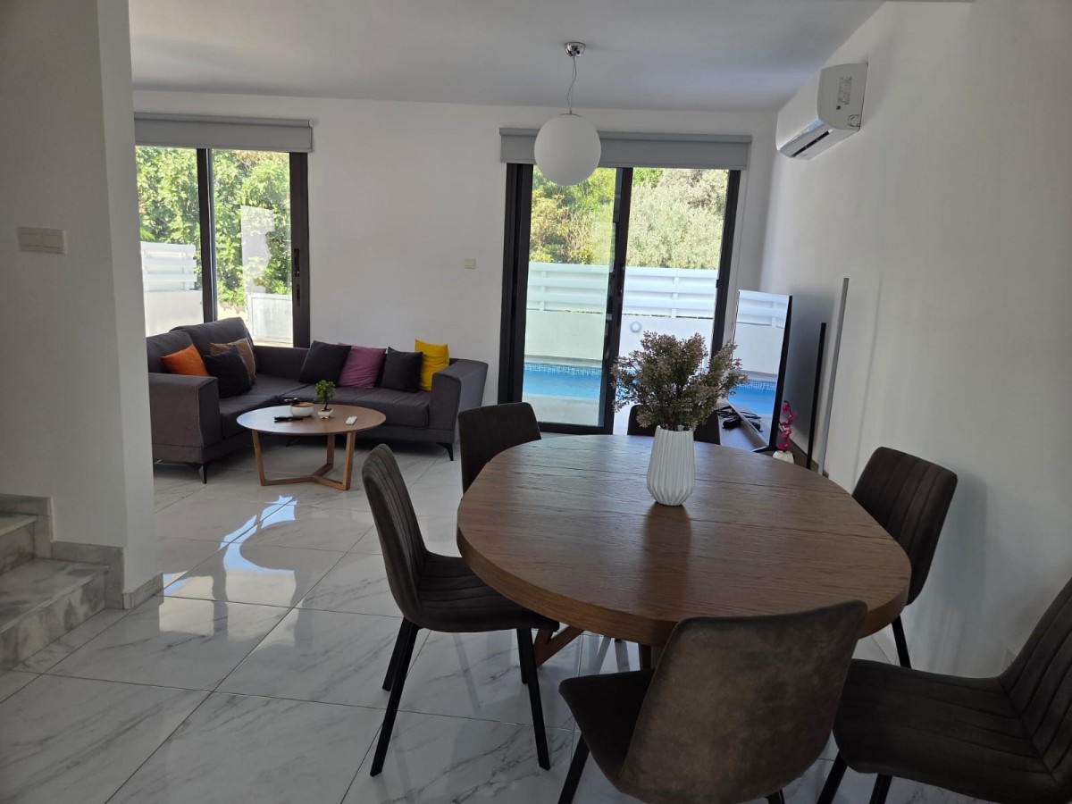 Detached Villa For Rent  in  Chlorakas