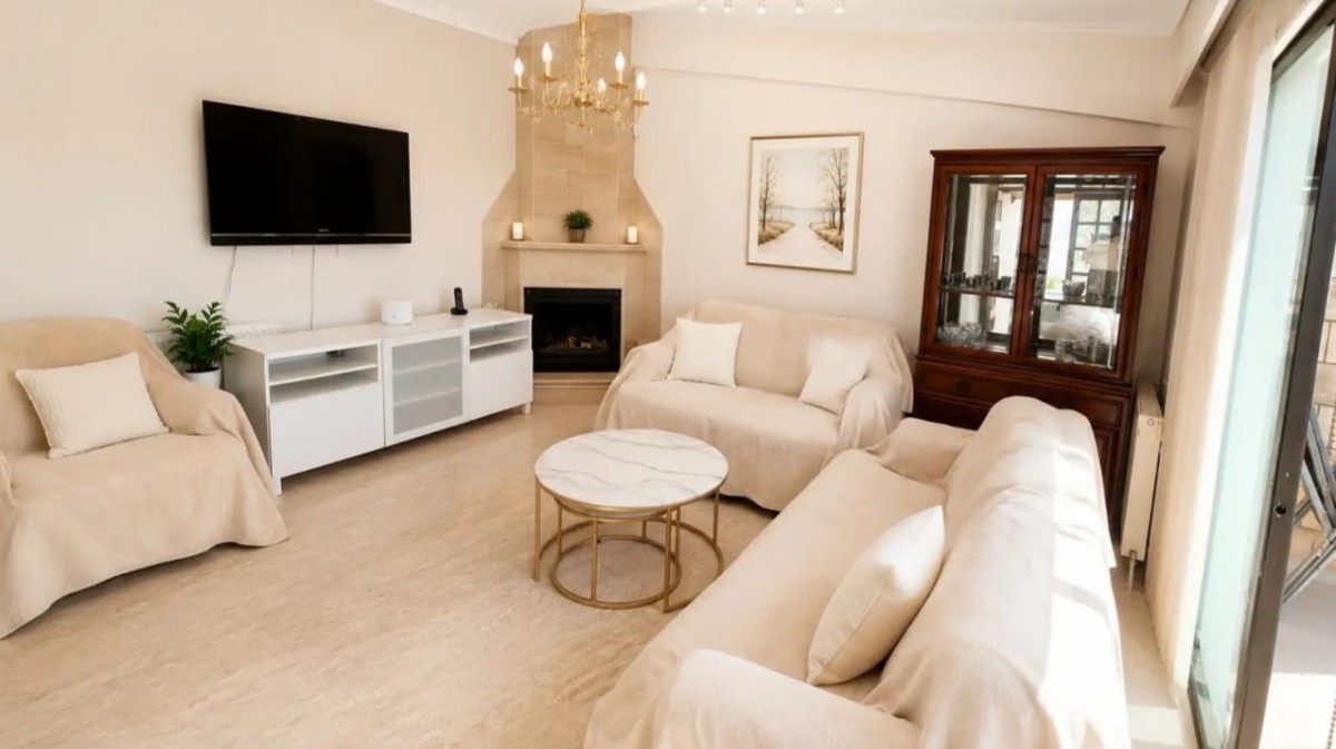 Detached Villa For Rent  in  Peyia