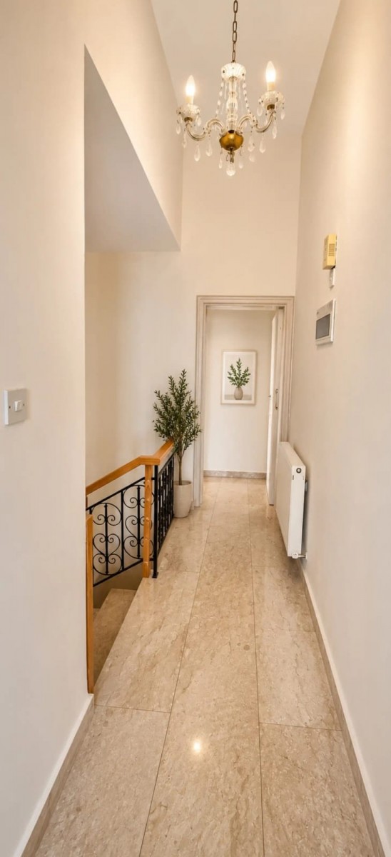 Detached Villa For Rent  in  Peyia