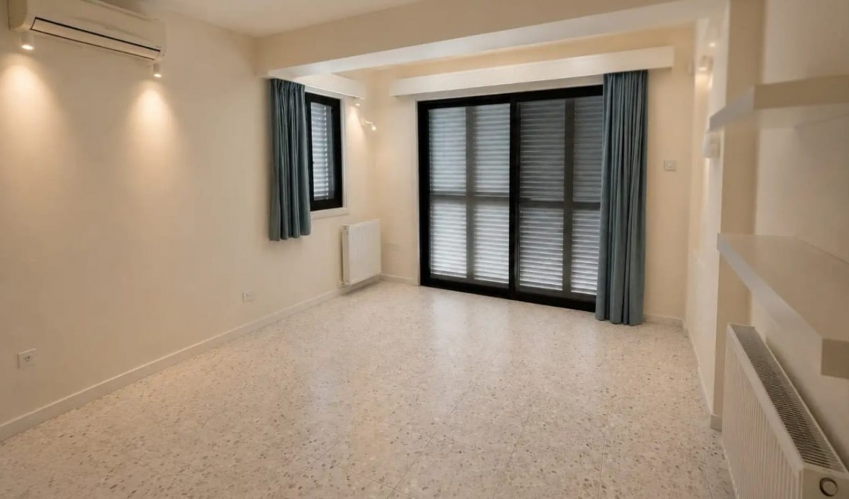Detached Villa For Rent  in  Peyia