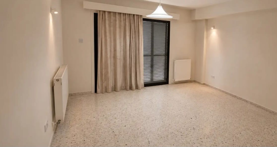 Detached Villa For Rent  in  Peyia