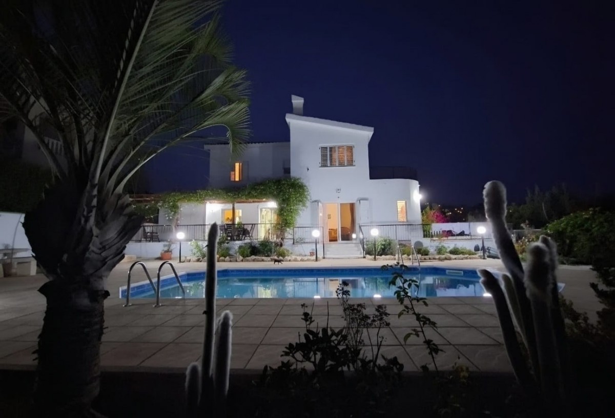 Tala, Paphos Detached Villa For Rent | DT5250