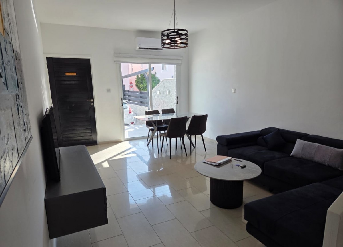 Town House For Rent  in  Paphos Town