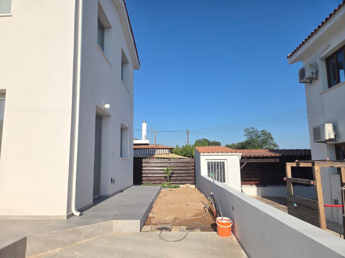 Detached Villa For Rent  in  Tremithousa