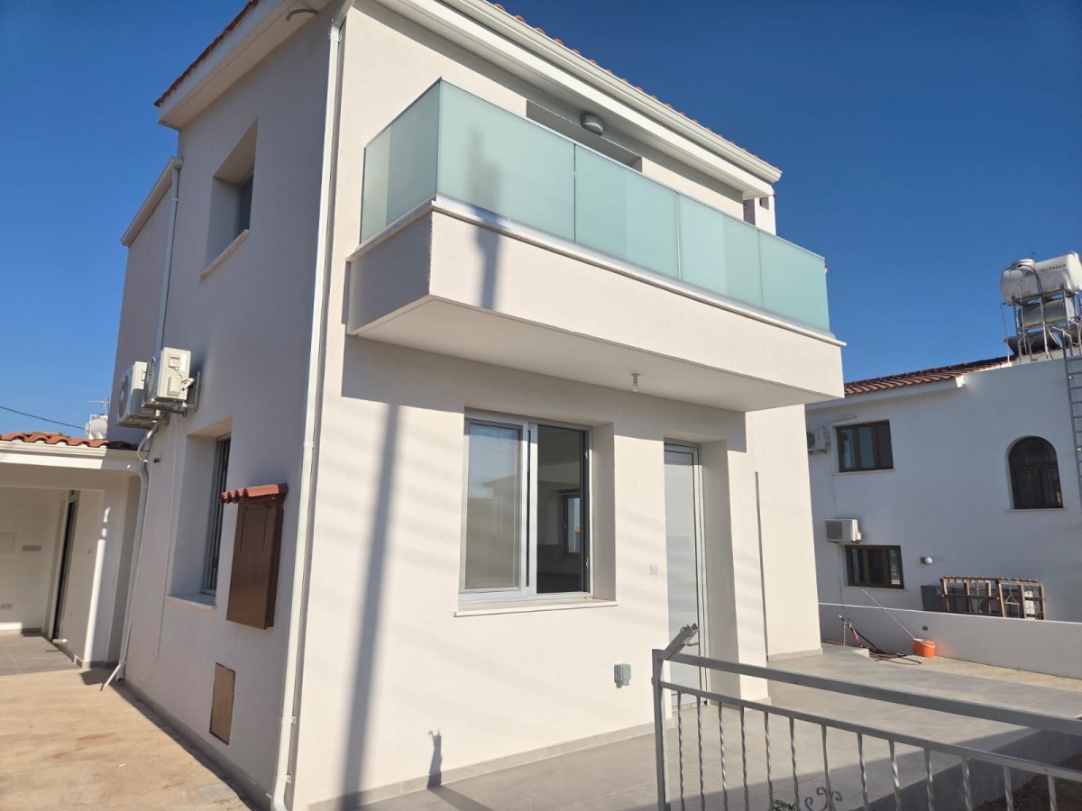 Detached Villa For Rent  in  Tremithousa
