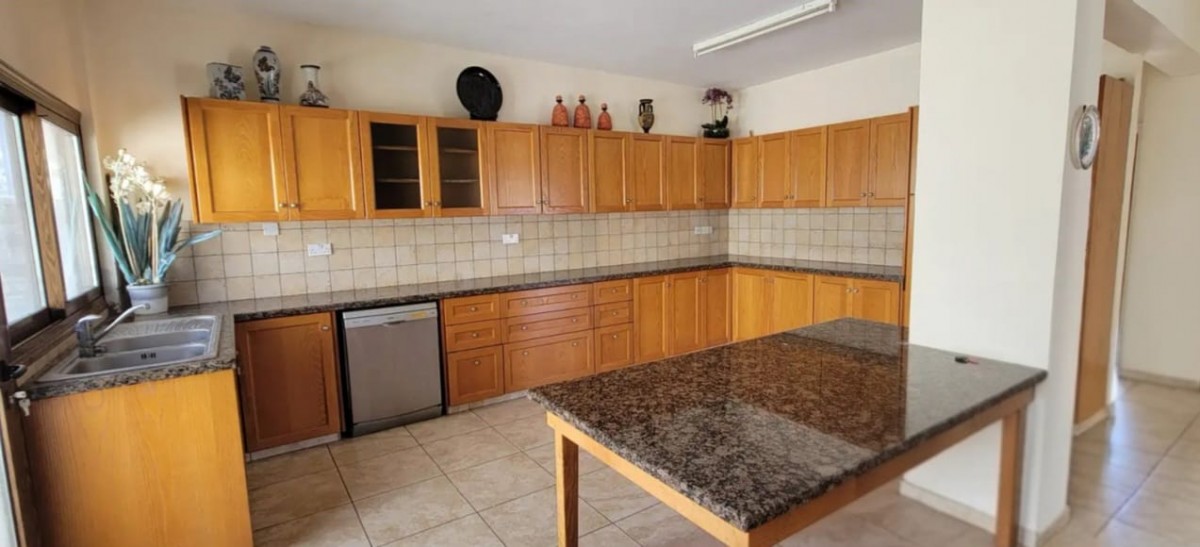 Apartment For Rent  in  Kato Paphos