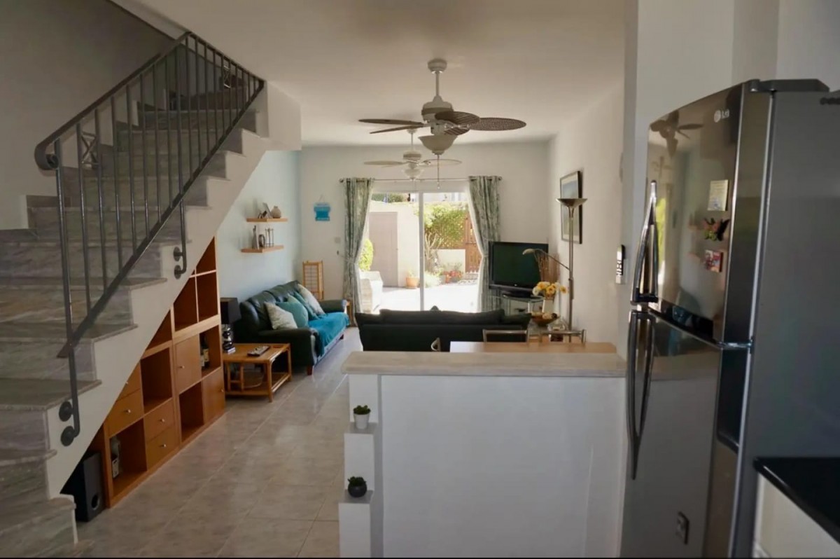 Town House For Rent  in  Peyia
