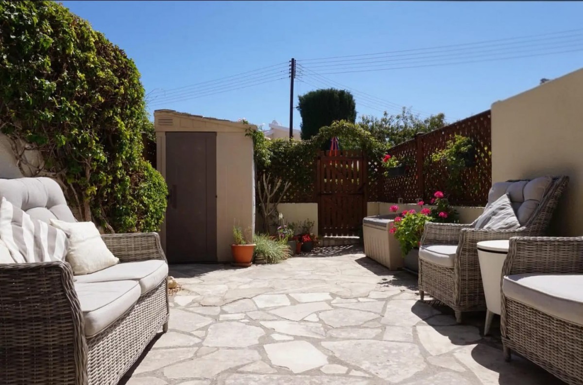Town House For Rent  in  Peyia