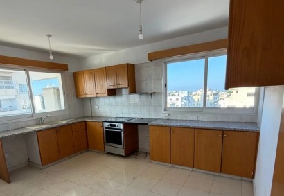 Paphos Town, Paphos Apartment Rented | DT5302