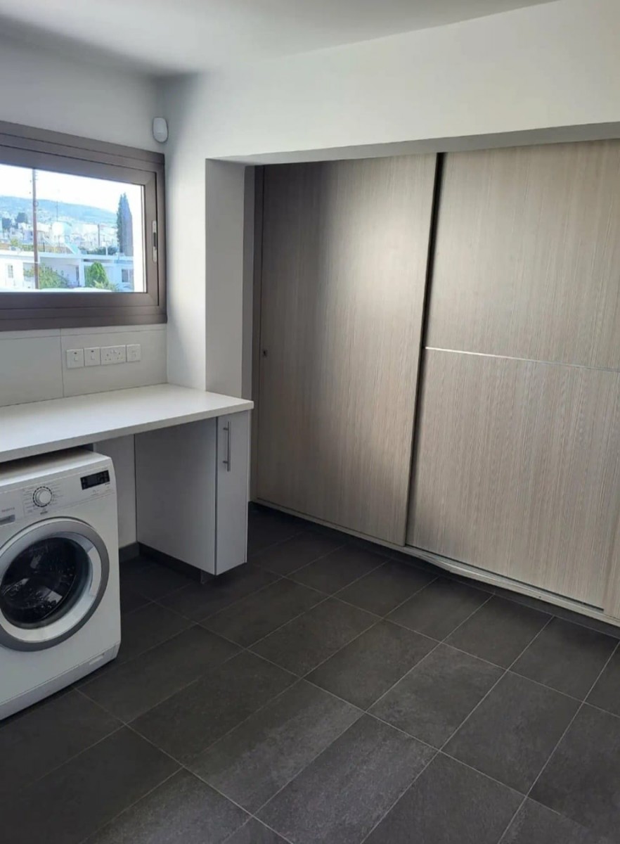 Office  For Rent  in  Paphos Town