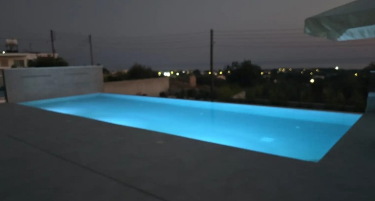 Detached Villa For Rent  in  Peyia