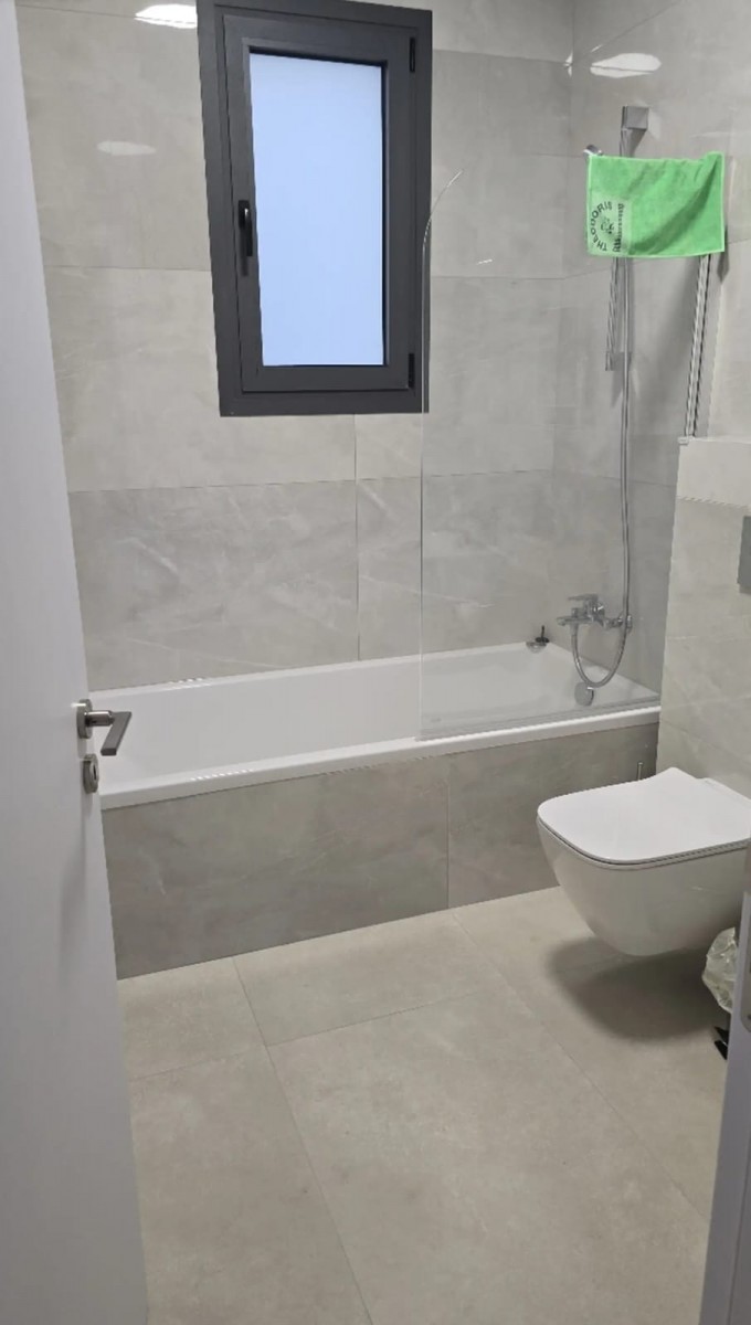 Detached Villa For Rent  in  Peyia
