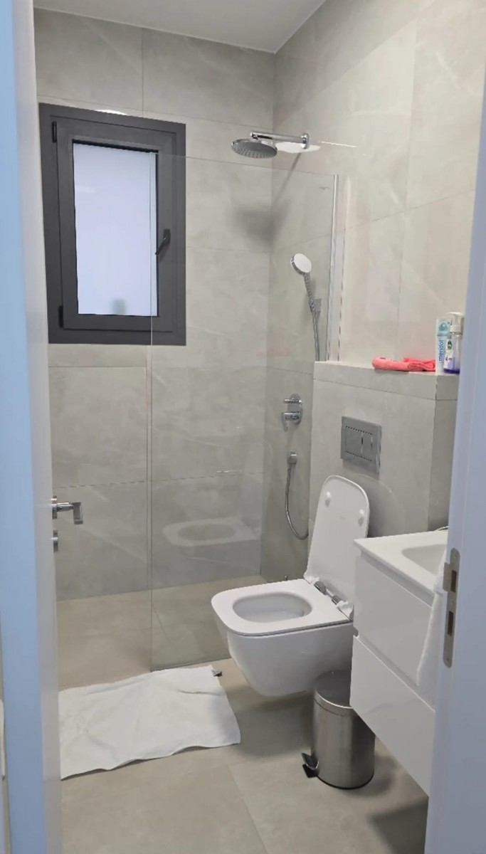 Detached Villa For Rent  in  Peyia
