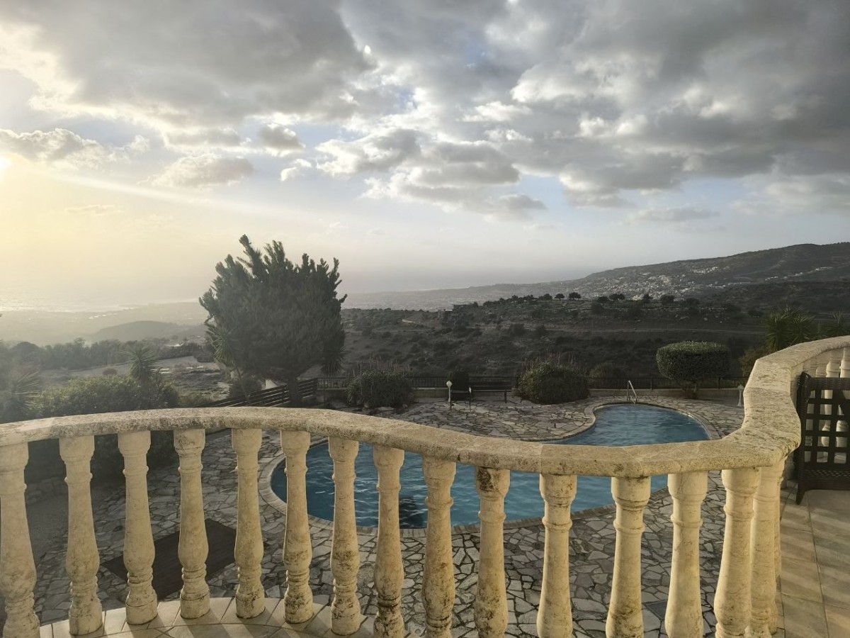 Akoursos, Paphos Detached Villa For Sale | DT5318