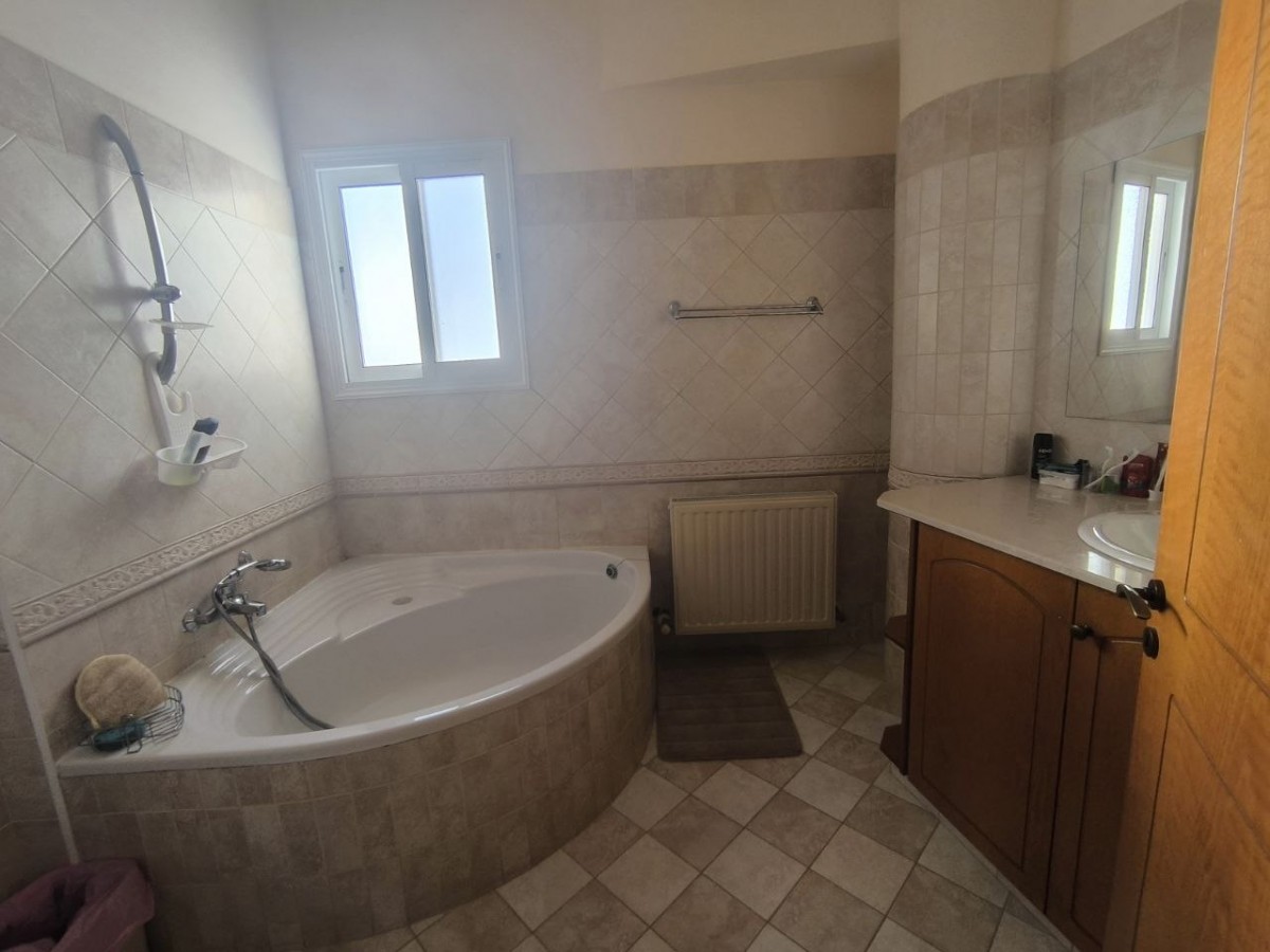 Detached Villa For Sale  in  Akoursos