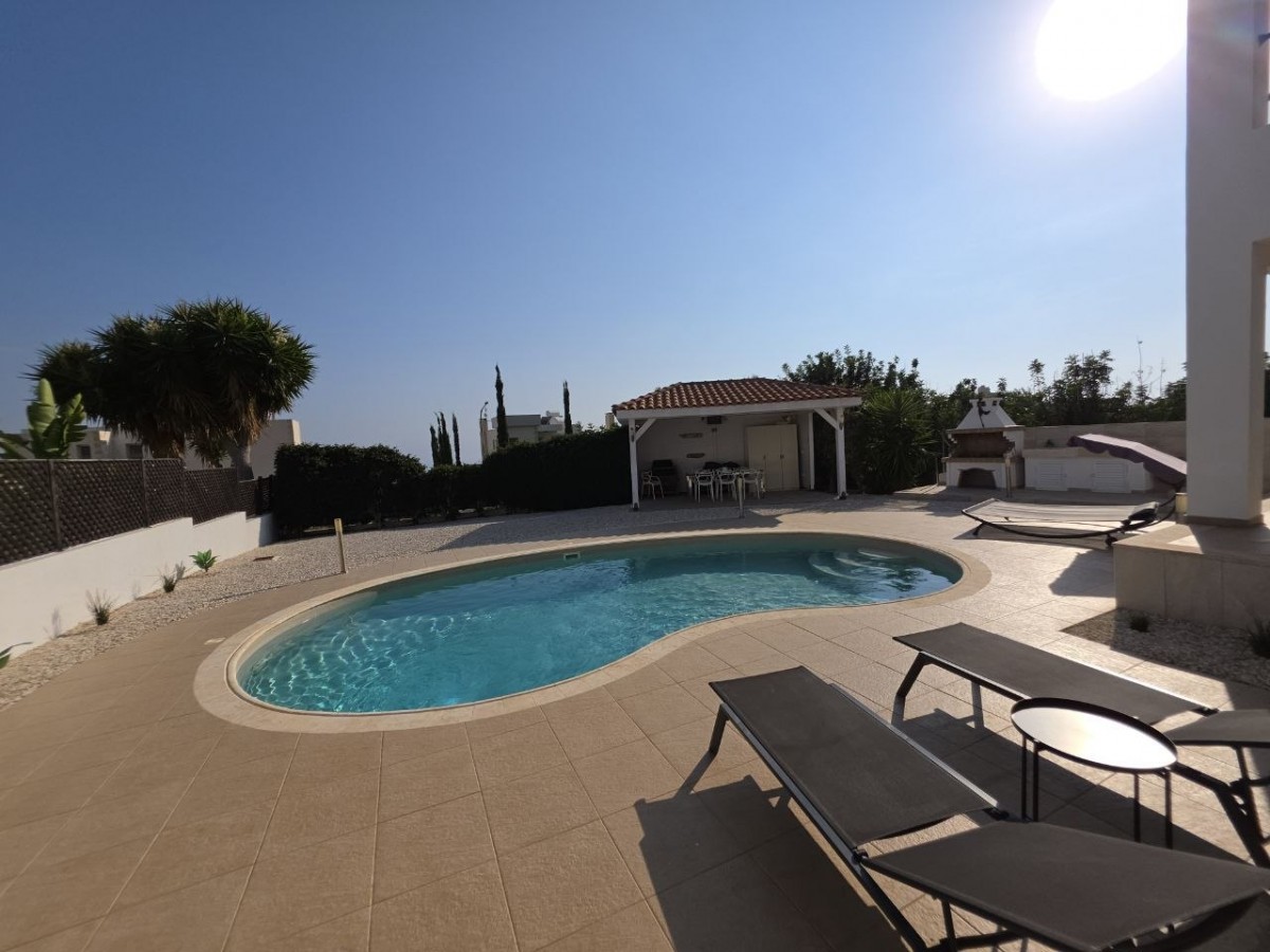 Detached Villa For Sale  in  Peyia