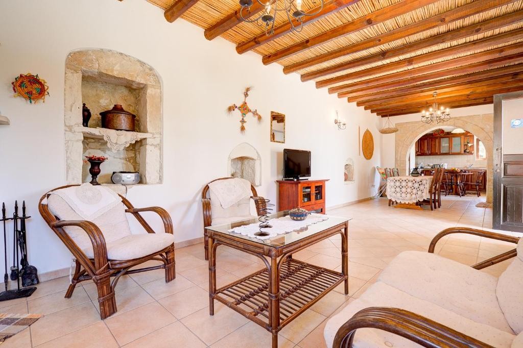 Detached Villa For Rent  in  Episkopi