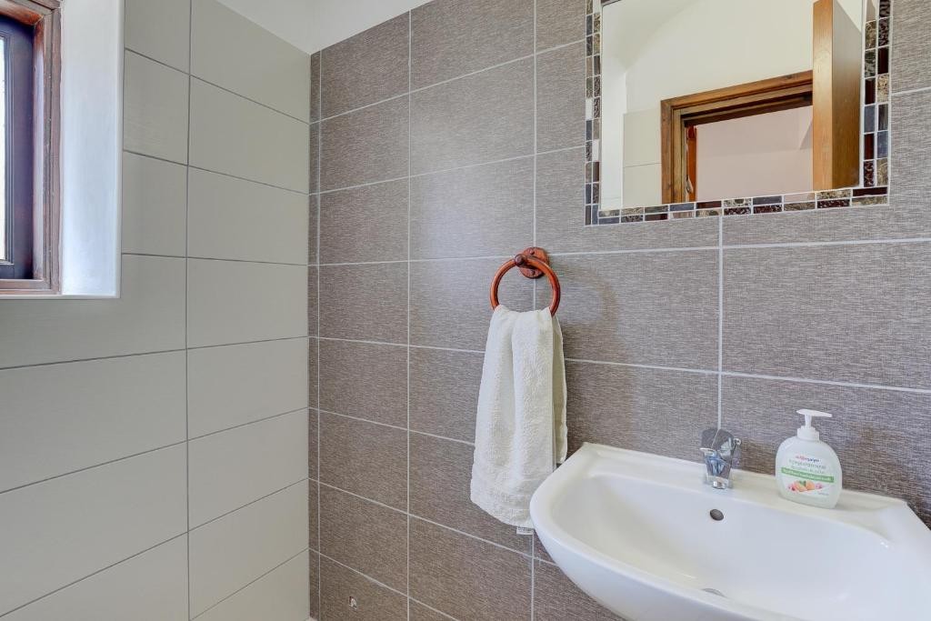 Detached Villa For Rent  in  Episkopi