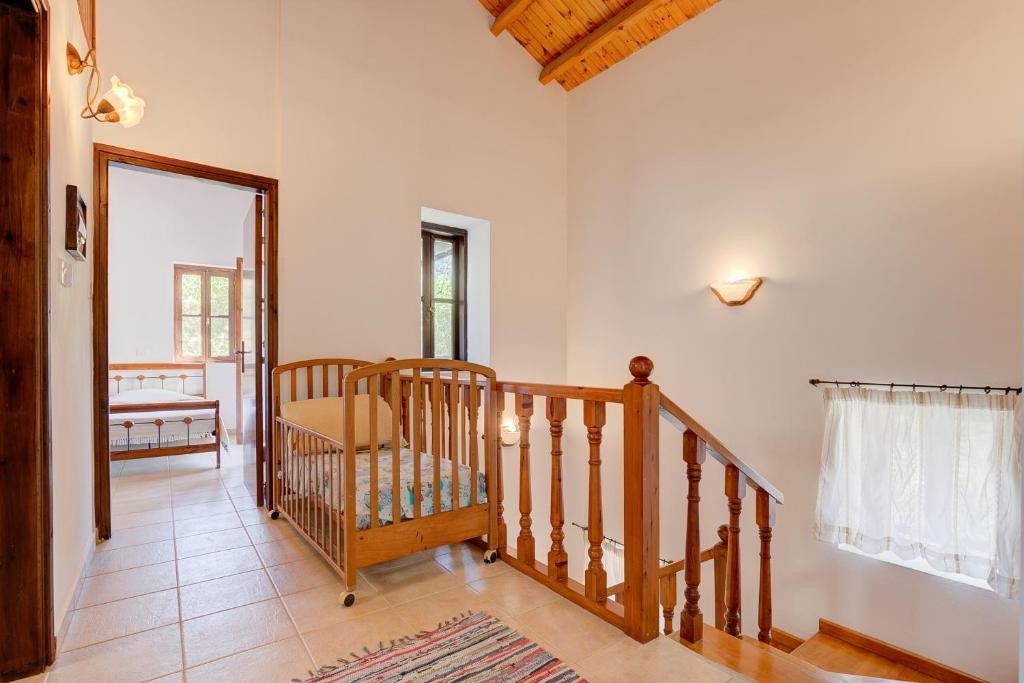 Detached Villa For Rent  in  Episkopi