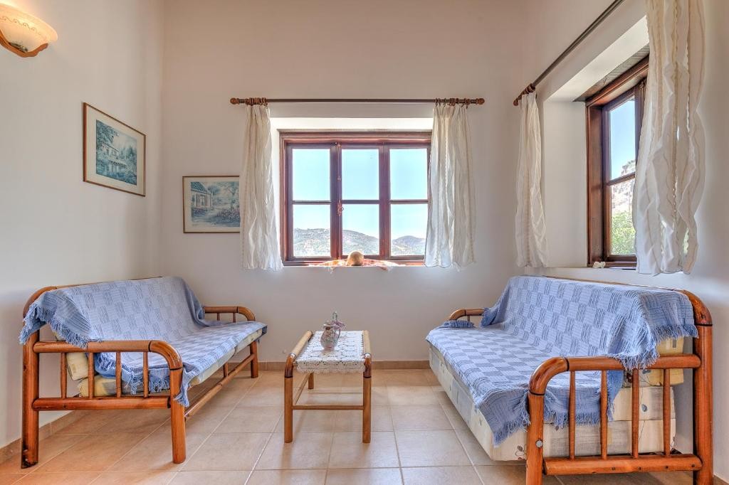 Detached Villa For Rent  in  Episkopi