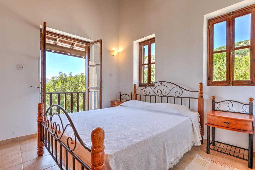 Detached Villa For Rent  in  Episkopi
